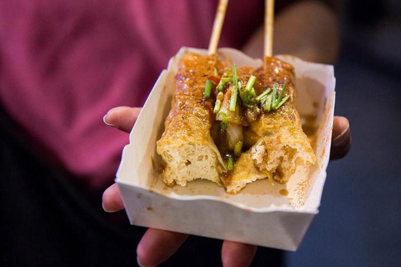 Because of the strong smell a lot of people cannot eat the stinky tofu
